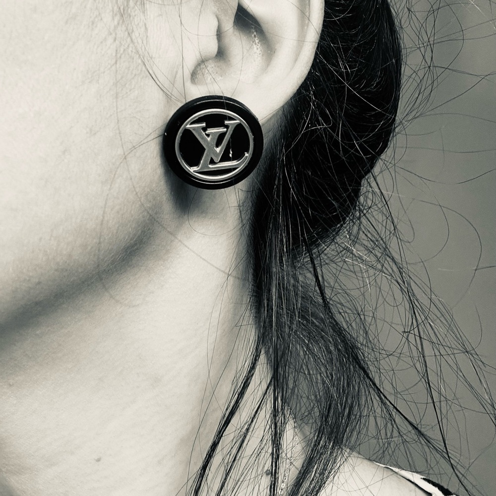 Luxury Gold and Black Repurposed upcycled 
Vintage Button Earrings classic - Picture 6 of 6